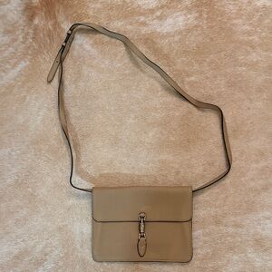 Gucci Jackie Soft Jackie Tan Crossbody Bag